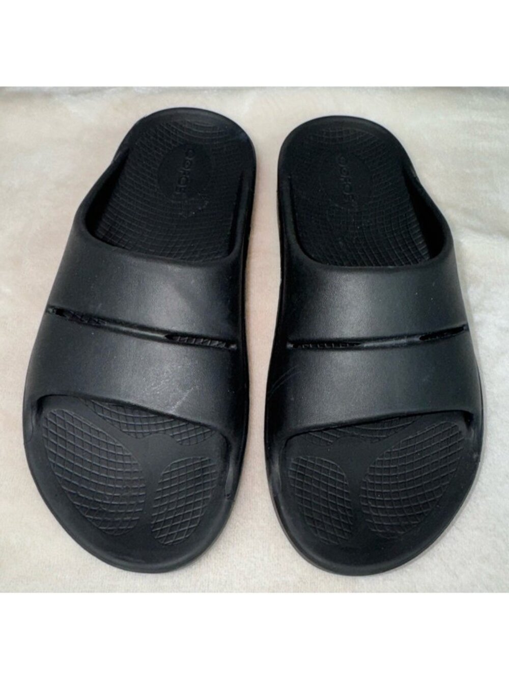 Oofos OOAHH Sandals Unisex Recovery Slide Shoes Black Unisex Men’s 6 Women’s 8 - Picture 4 of 8